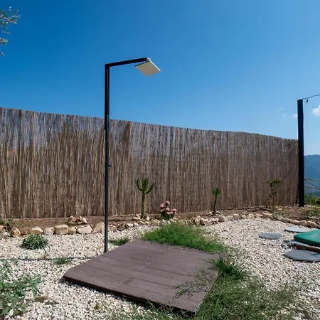 Olive Garden Tiny House Vakantiehuis *